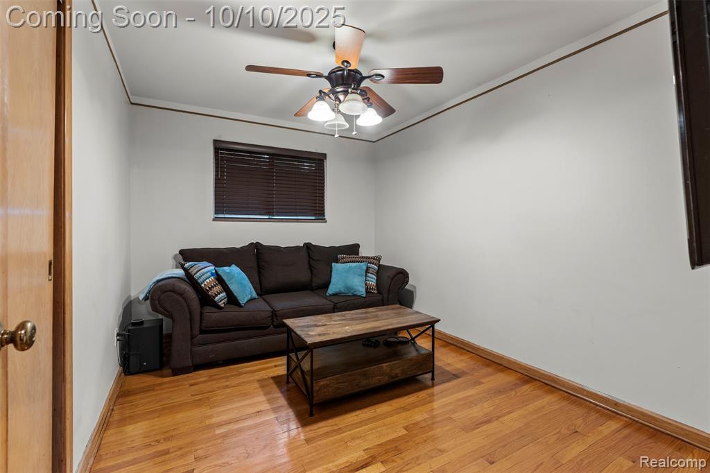 19945 Woodside Street, Harper Woods, MI 48225 — Photo 18