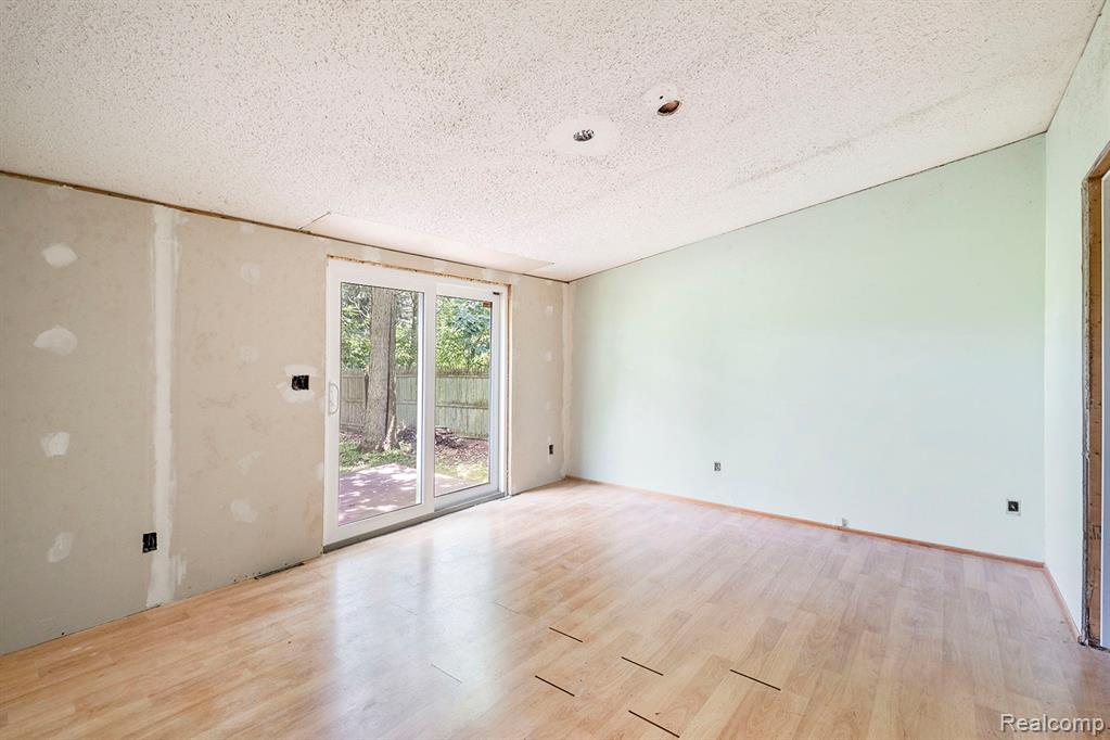 1015 Old Leake Court, Holly, MI 48442 — Photo 9