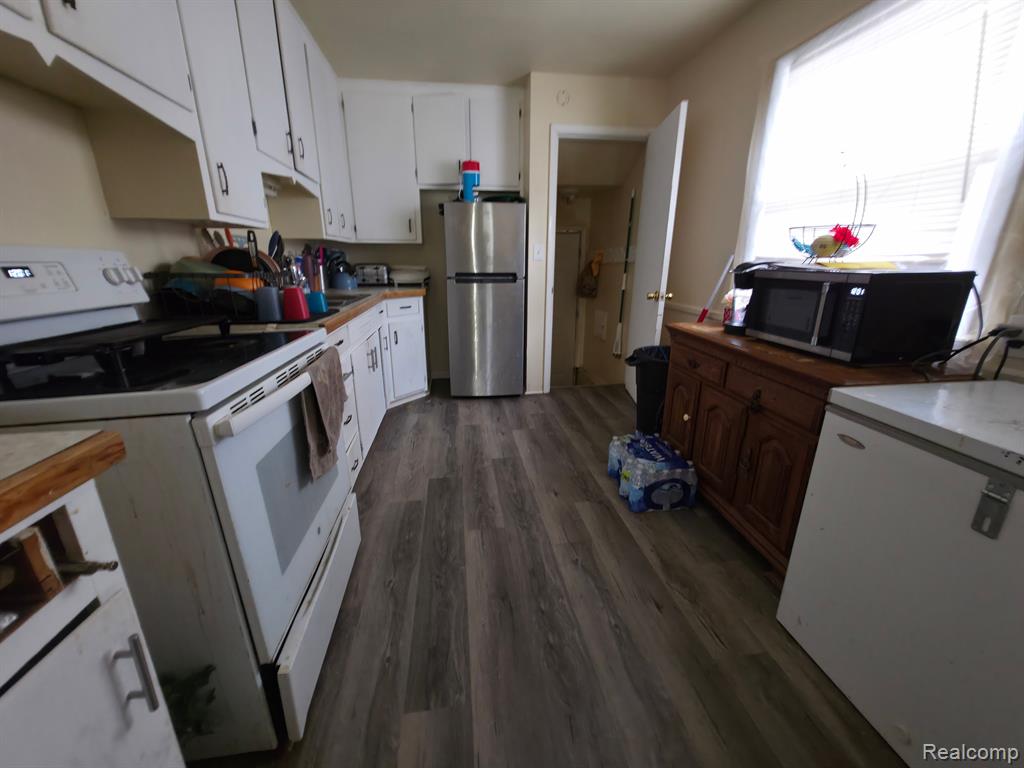 972 BARNEY Avenue, Flint, MI 48503 — Photo 11