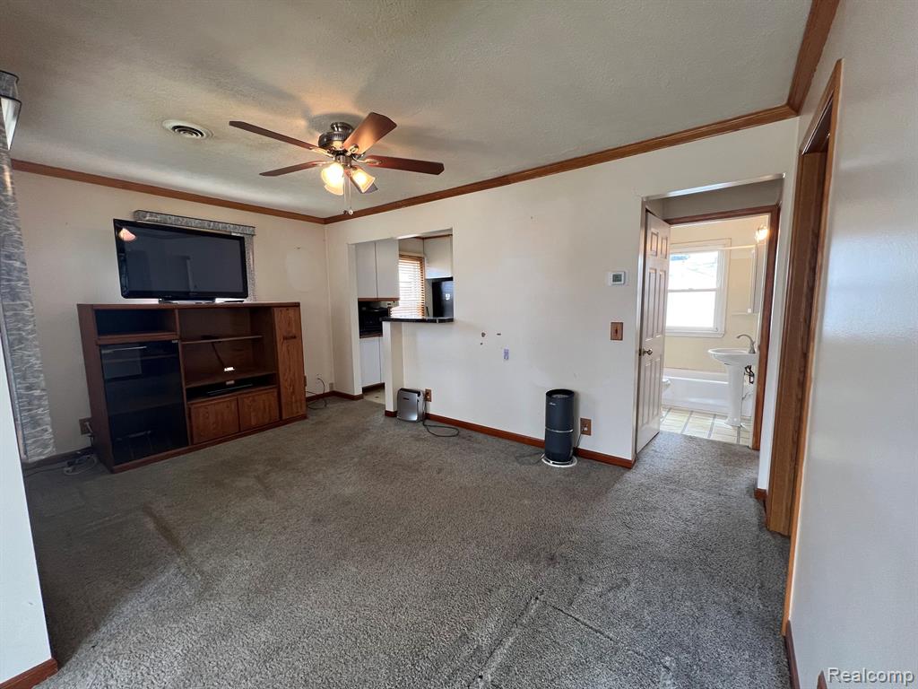 520 E BRICKLEY Avenue, Hazel Park, MI 48030 — Photo 7