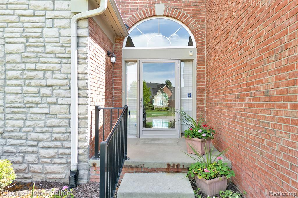 47755 VISTAS CIRCLE Drive N, Canton, MI 48188 — Photo 4