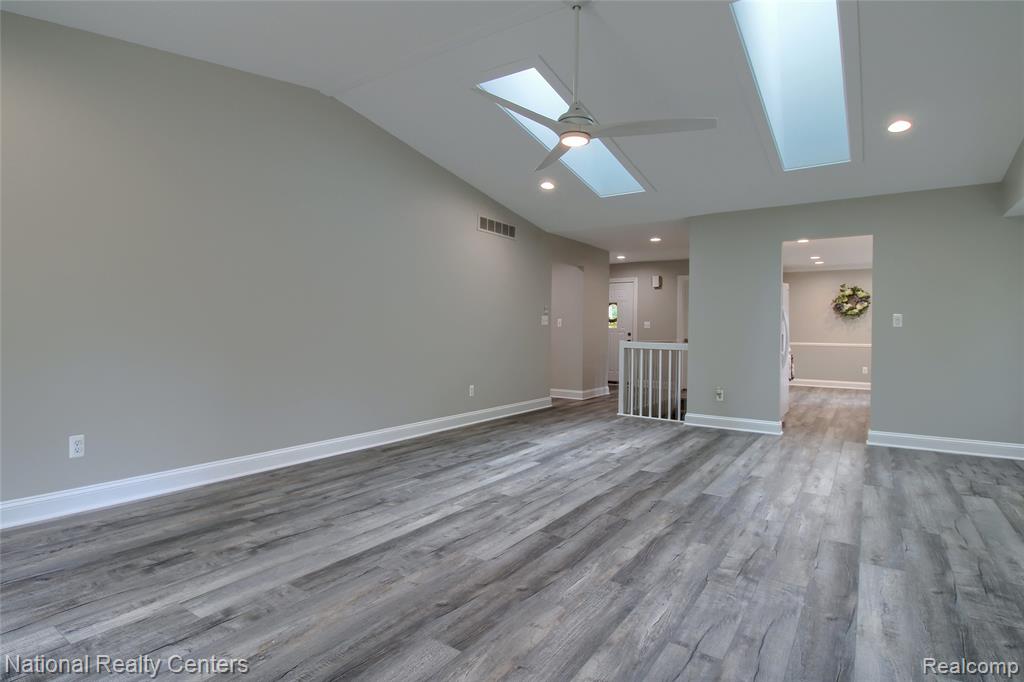 713 Woodcreek Circle, 26, Saline, MI 48176 — Photo 7
