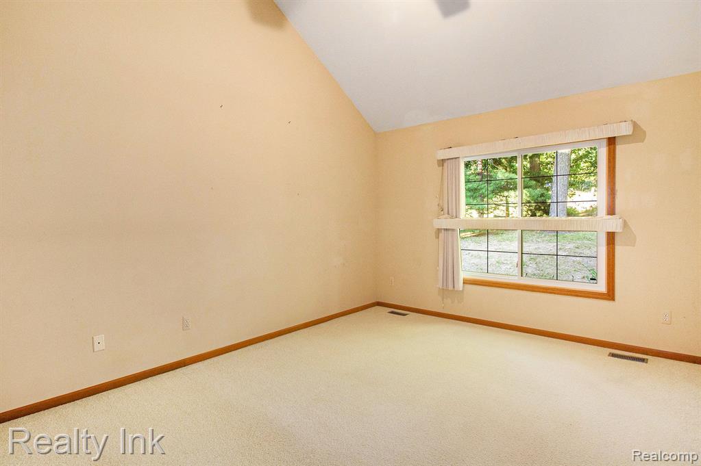 808 MAPLEWOOD CT, Brighton, MI 48116 — Photo 9
