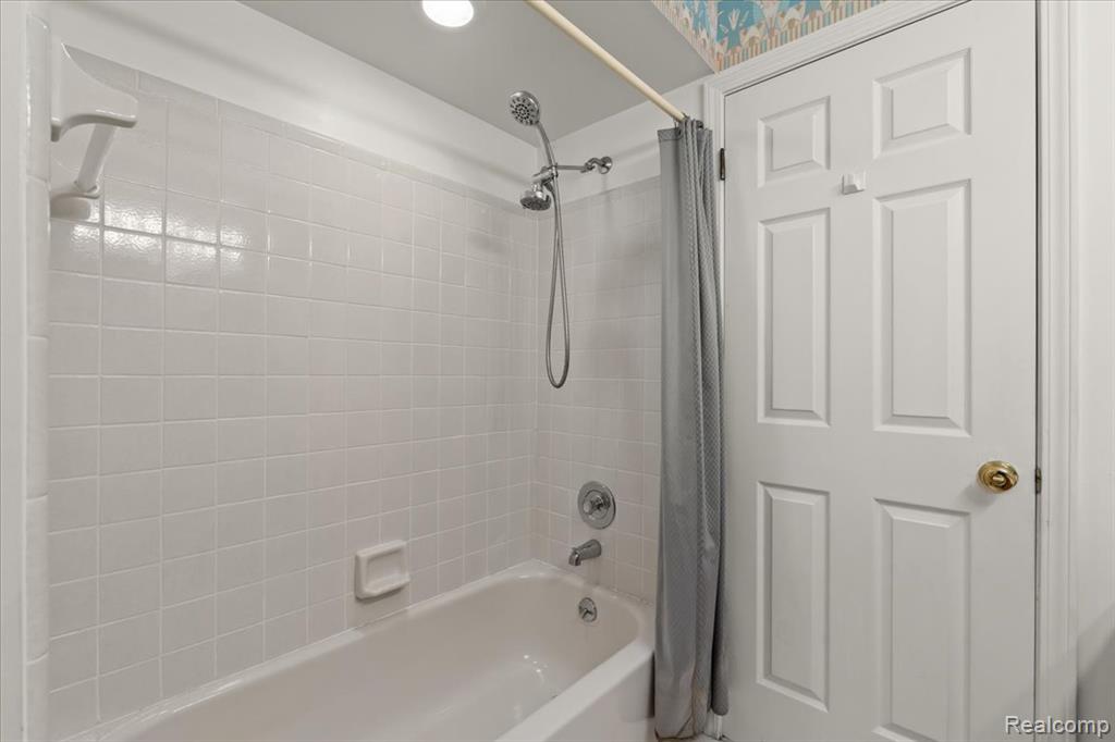 42158 Blossom Lane, 44, Clinton Twp, MI 48038 — Photo 14