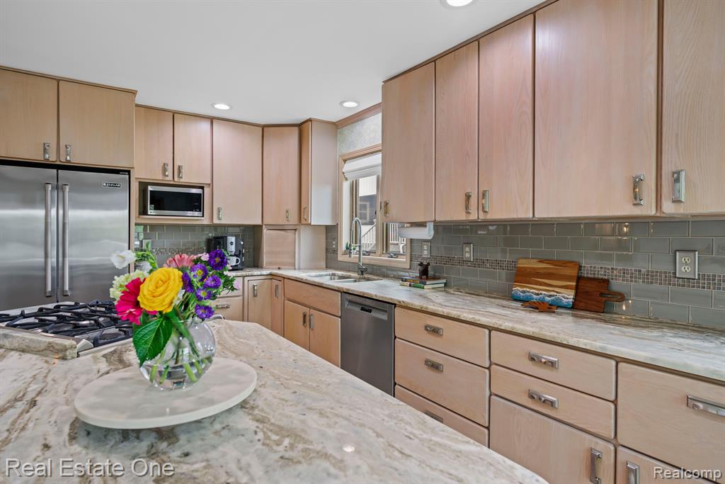 3882 LAKE LAPEER Drive, Metamora, MI 48455 — Photo 17