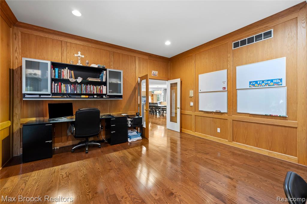 6067 Charles Drive, West Bloomfield, MI — Photo 30