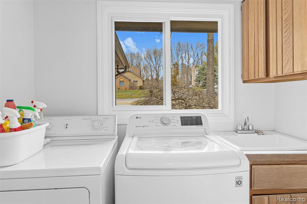9641 Rolling Greens Drive, Pinckney, MI 48169 — Photo 18
