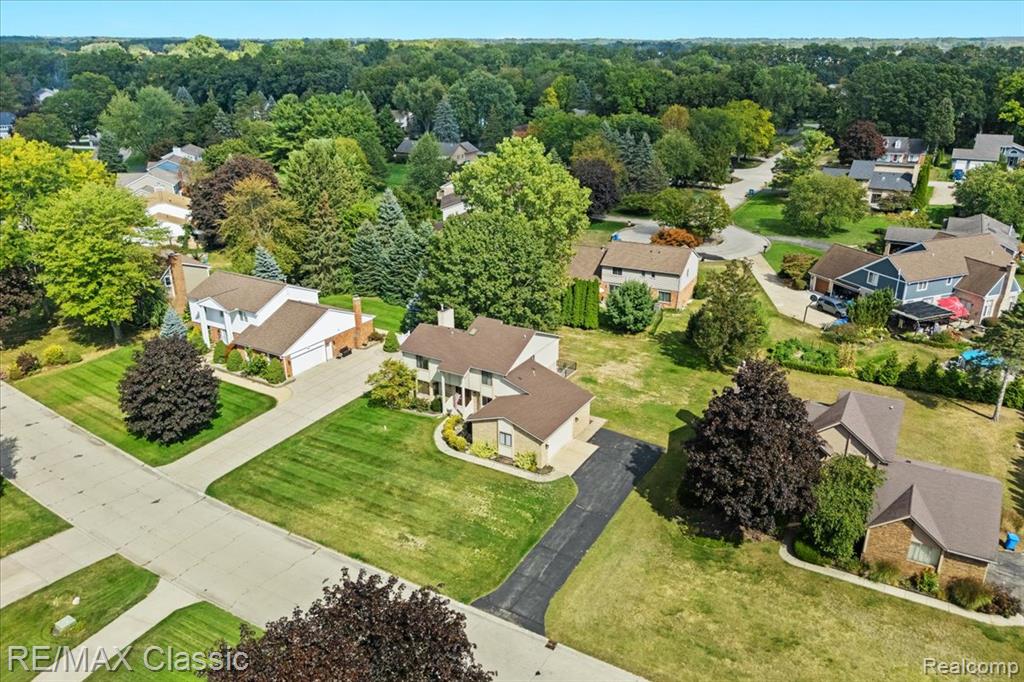 4432 Ravinewood Drive, Commerce Twp, MI 48382 — Photo 43