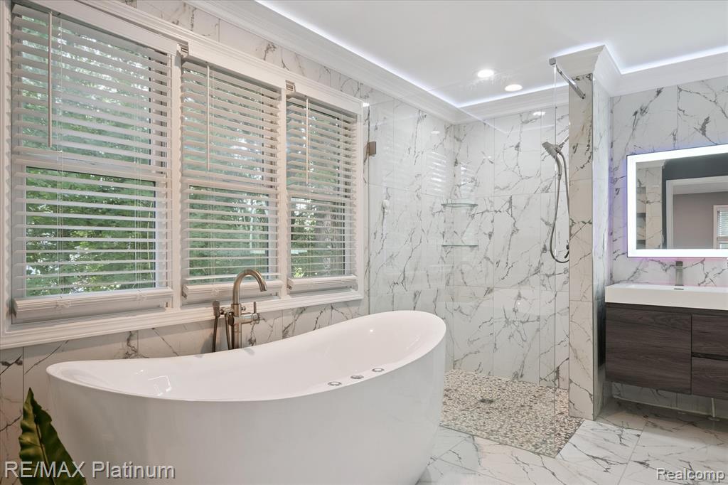 4298 EMU Drive, Pinckney, MI 48169 — Photo 17