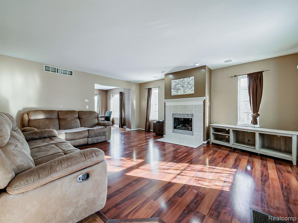 7185 BELLE MEADE, Ypsilanti, MI 48197 — Photo 4