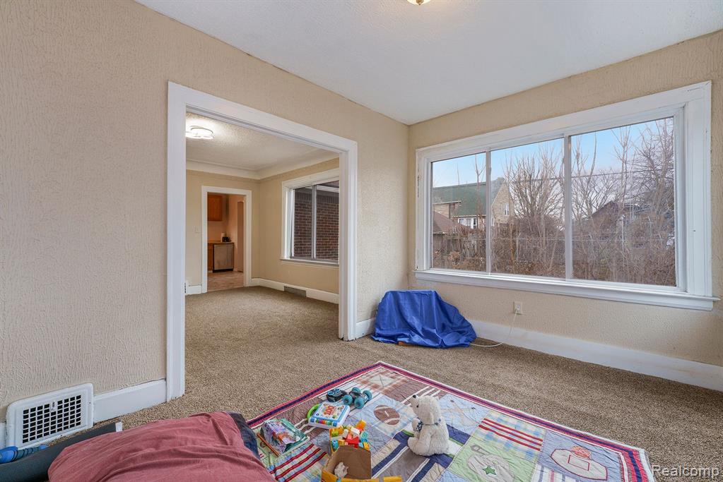 221 W Grixdale, Highland Park, MI 48203 — Photo 15