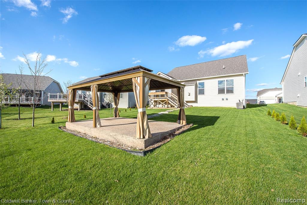 8126 Carston Lane, Brighton, MI 48116 — Photo 25