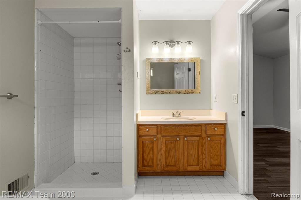 21717 Hildebrandt Drive, Flat Rock, MI 48134 — Photo 29