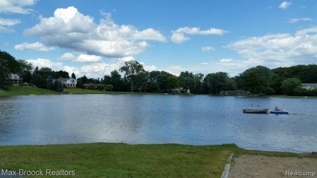 2808 Donegal Drive, Troy, MI 48098 — Photo 41