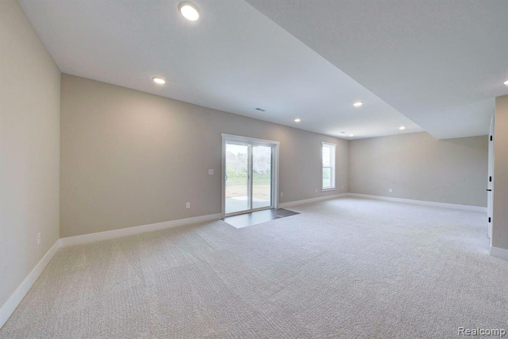 664 ROUND ROCK, Howell, MI 48843 — Photo 19