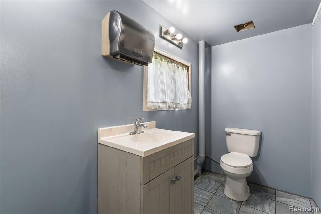 4114 E Michigan Avenue, Jackson, MI 49202 — Photo 9