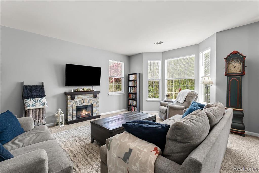 769 ABBINGTON Court, Howell, MI 48843 — Photo 4