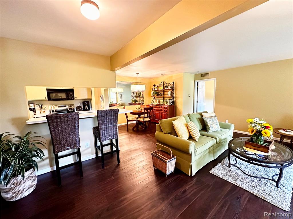 6536 Shetland Court, Utica, MI 48316 — Photo 7