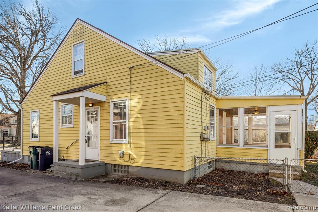 825 N ALTADENA Avenue, Royal Oak, MI 48067 — Photo 24