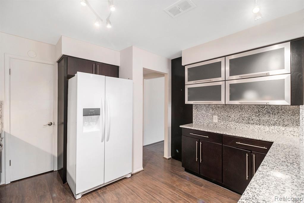 7353 Brynmawr Drive, #37, West Bloomfield, MI — Photo 15