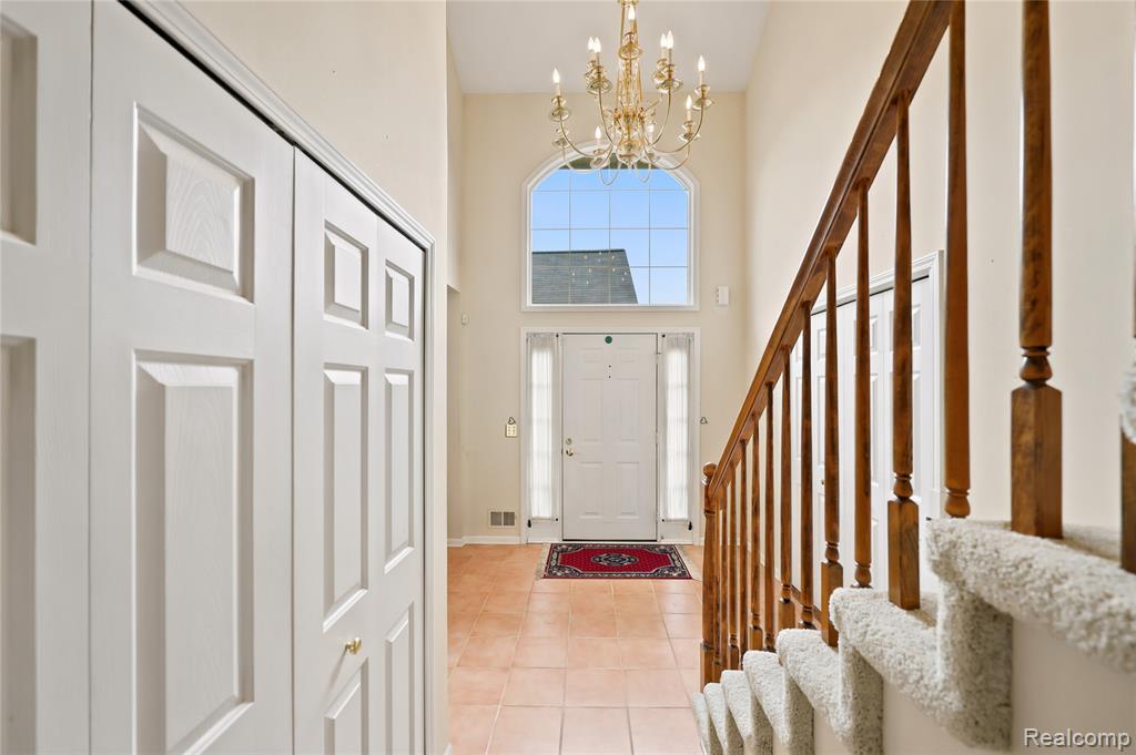 54698 Bellingham Drive, 56, Utica, MI 48316 — Photo 5