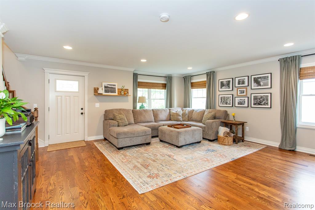 924 N Maple Avenue, Royal Oak, MI 48067 — Photo 5