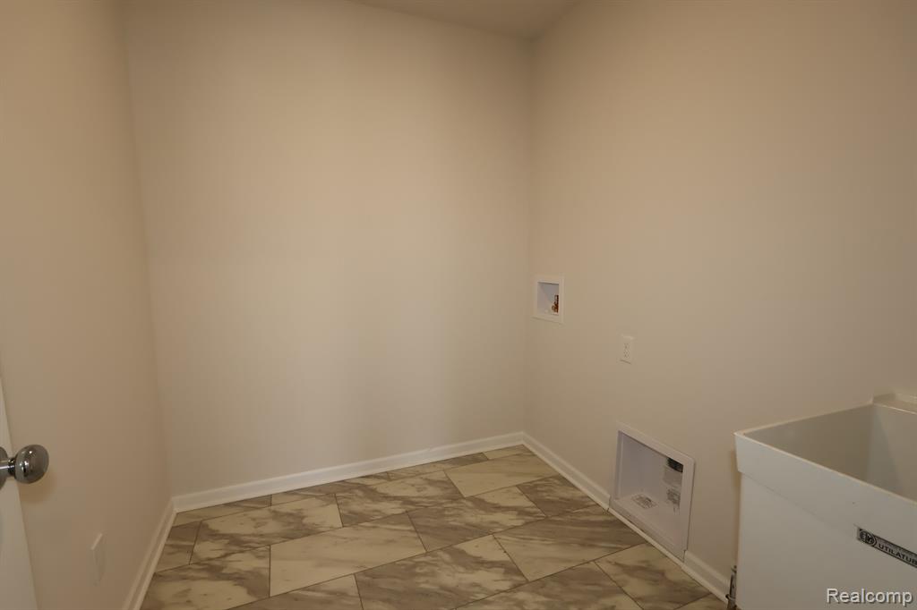 412 Hidden River W W, Holly, MI 48442 — Photo 27