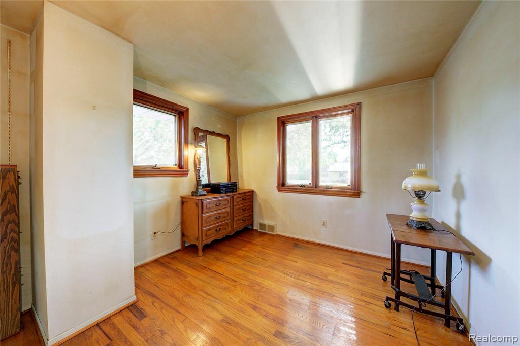 5489 Academy Street, Dearborn Heights, MI 48125 — Photo 52