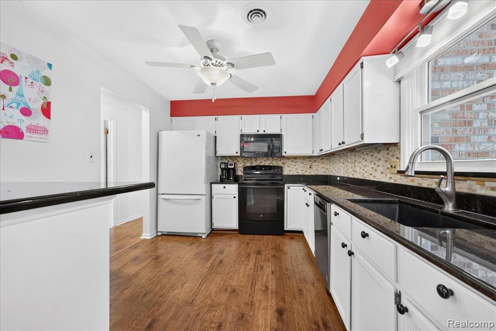 8421 Mathias, 11, Grosse Ile, MI 48138 — Photo 10