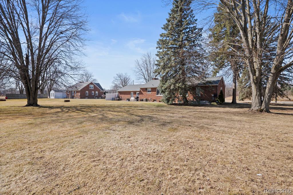 51150 NORTH Avenue, Macomb, MI 48042 — Photo 37