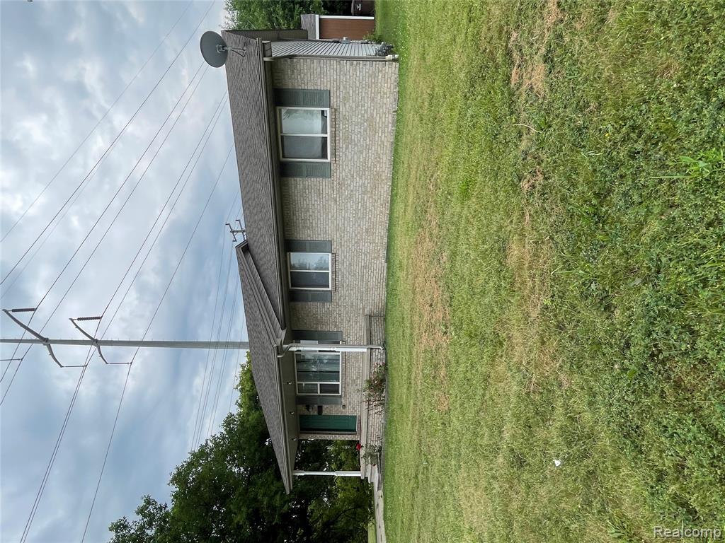 401 Buffalo, Trenton, MI 48183 — Photo 2