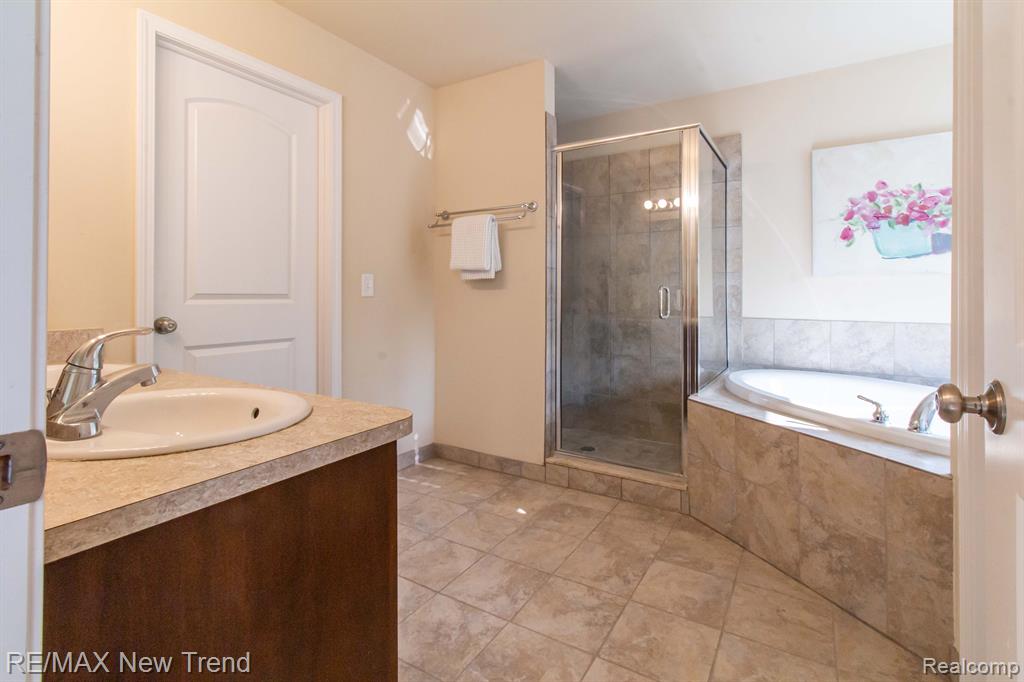 24485 ROSEMONT Drive, South Lyon, MI 48178 — Photo 24