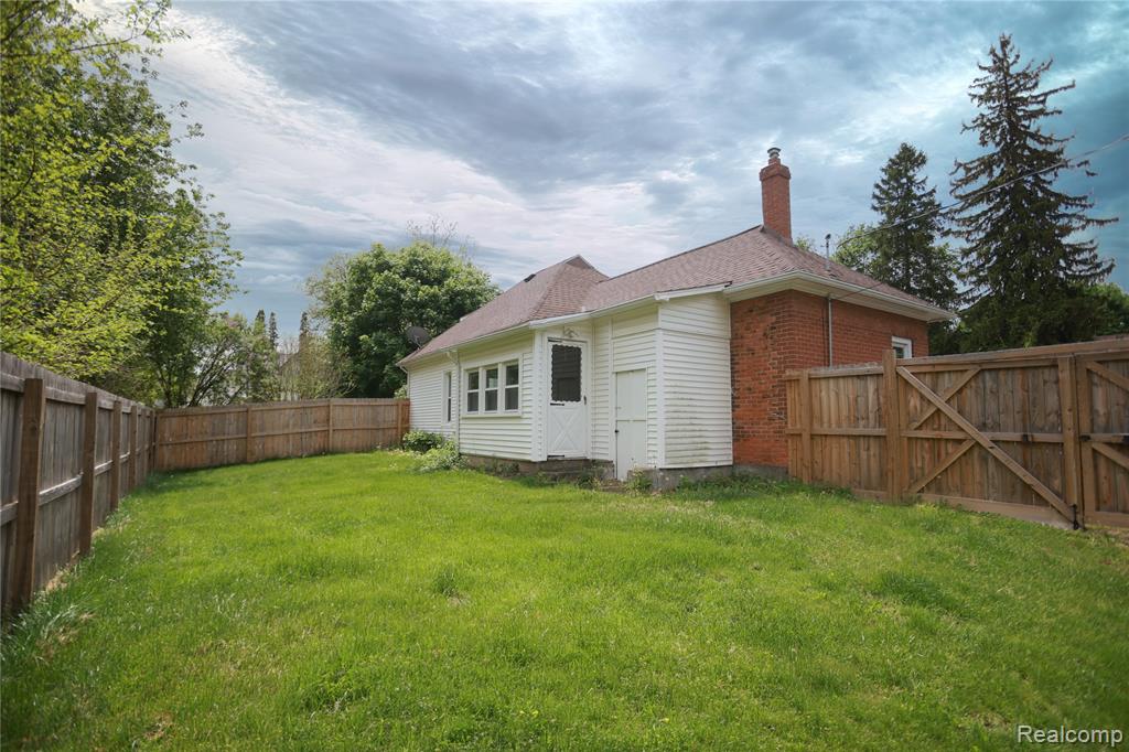 7095 McMorran, Brown, MI 48416 — Photo 4
