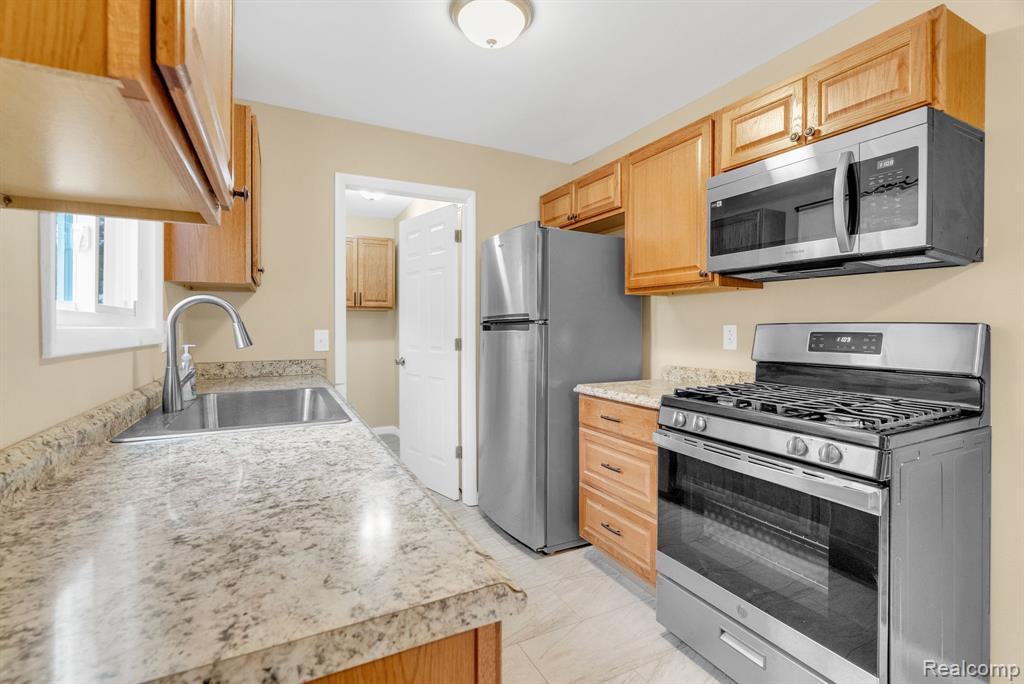 744 Hartner Drive, Holly, MI 48442 — Photo 8