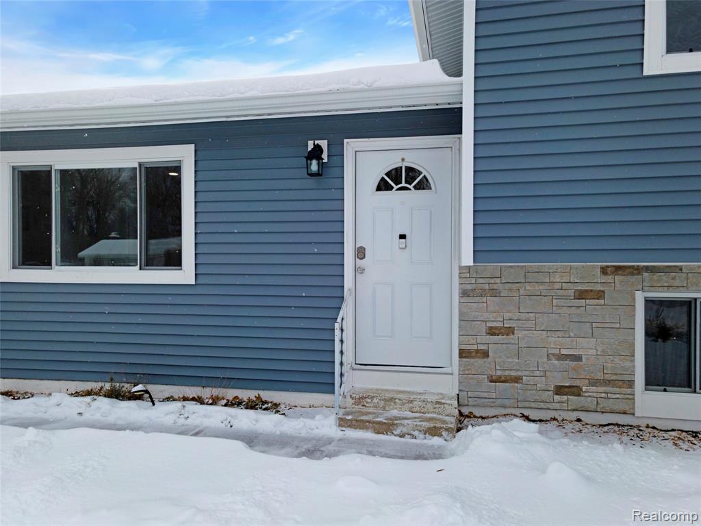 9488 Brookway Court, Goodrich Vlg, MI — Photo 4