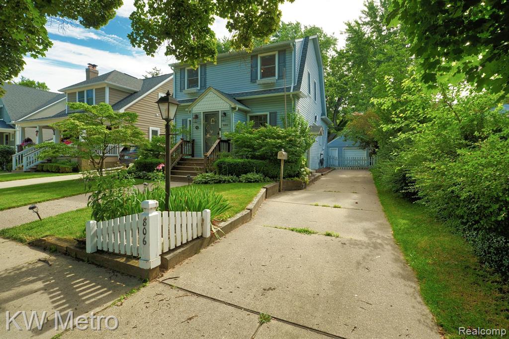 806 LOCKWOOD Road, Royal Oak, MI 48067 — Photo 3