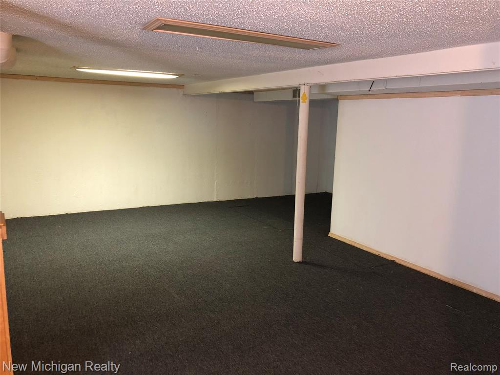 8755 GEORGE F BUNKER, Sterling Heights, MI 48313 — Photo 11
