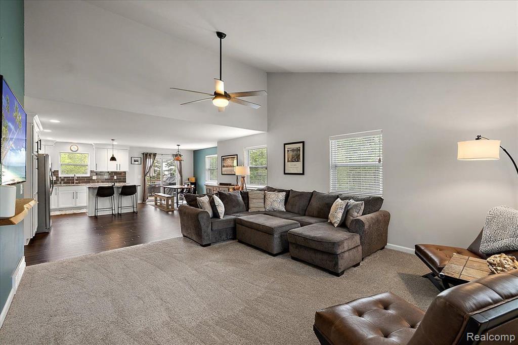 7611 Peninsula, Waterford, MI 48327 — Photo 4