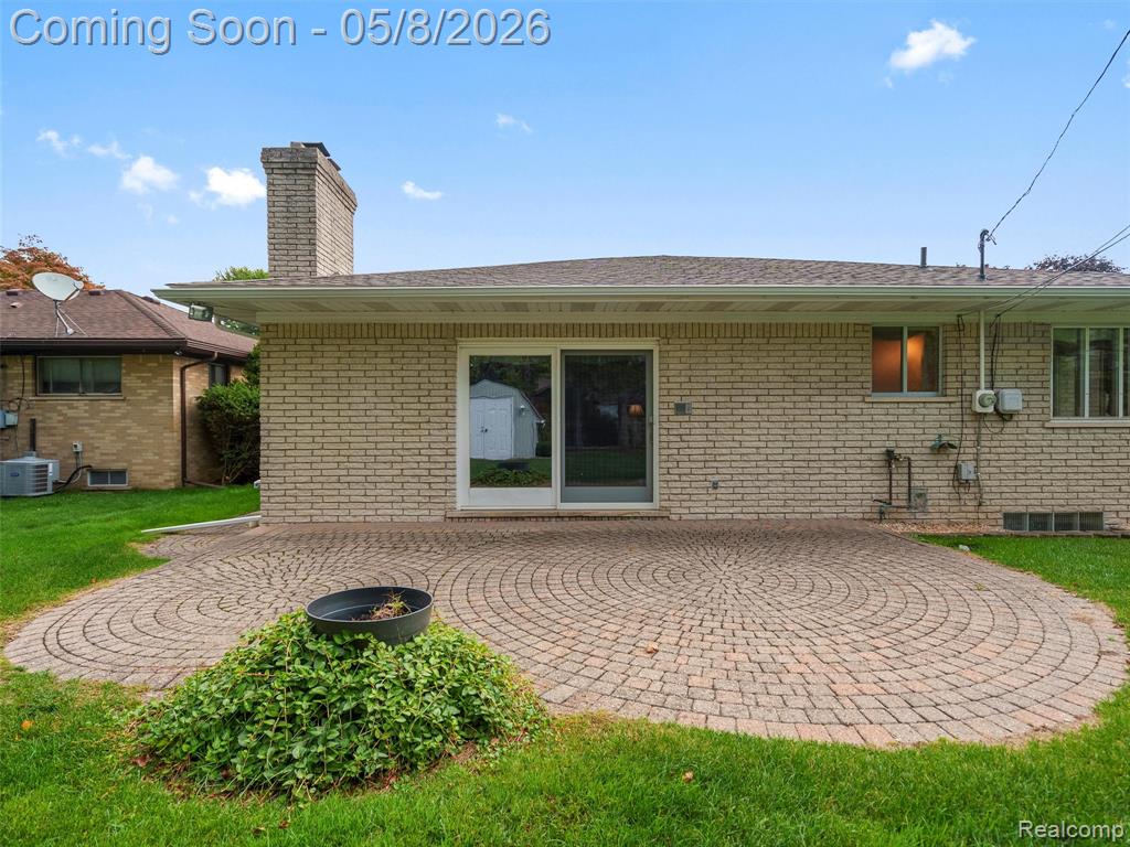 38523 Manchester Street, Clinton Twp, MI 48036 — Photo 40