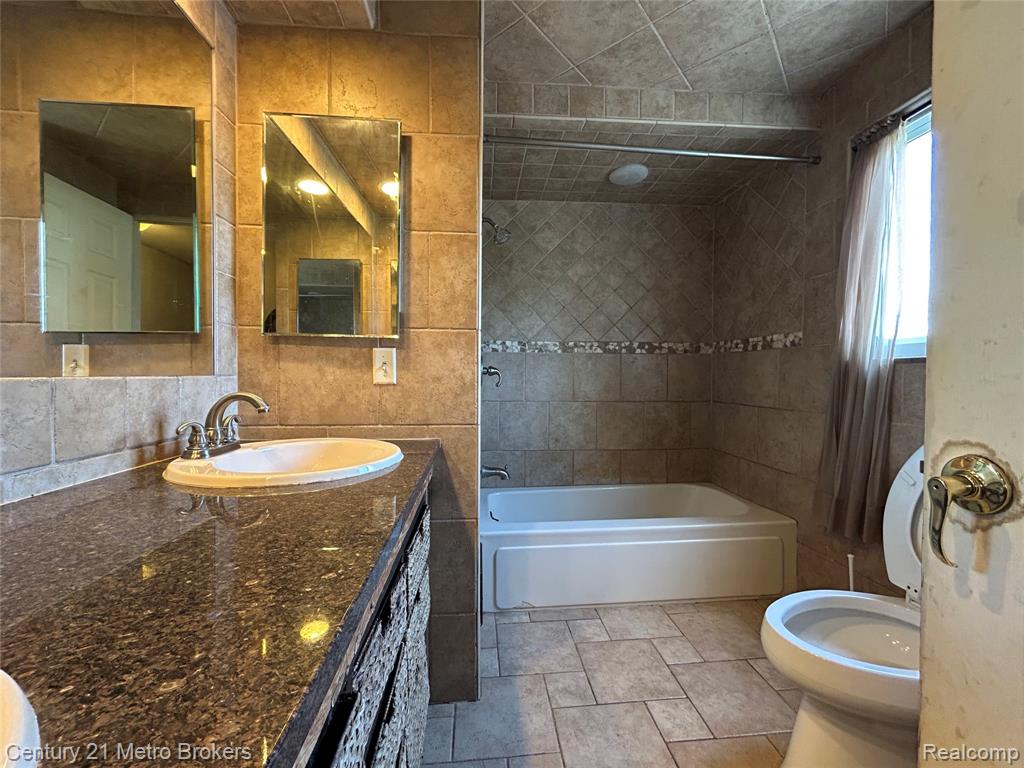 1124 Trotwood Lane, Flint, MI 48507 — Photo 11