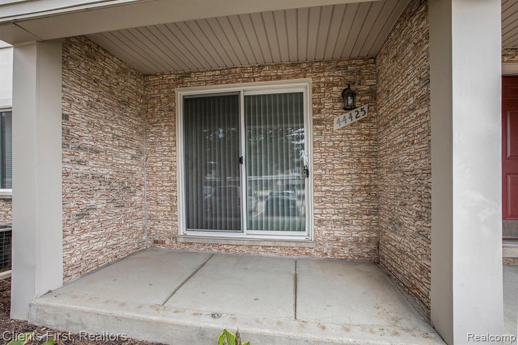 44425 SAVERY Drive, Canton, MI 48187 — Photo 15