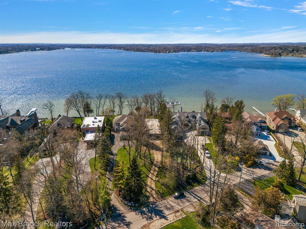 3549 WARDS POINT Drive, Orchard Lake Village, MI 48324 — Photo 8