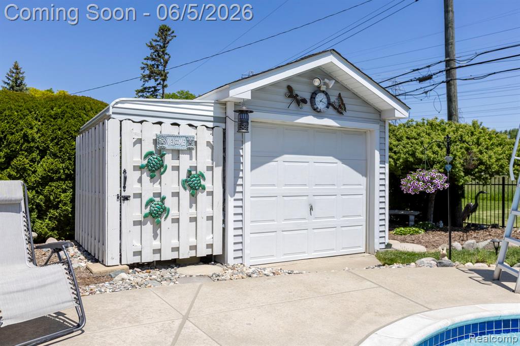 32040 Cambridge Drive, Warren, MI 48093 — Photo 45