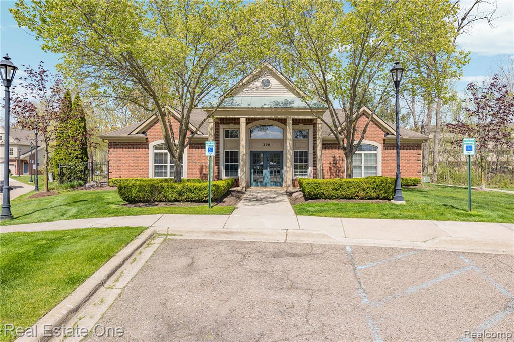 160 Sandy Lane, Walled Lake, MI 48390 — Photo 55