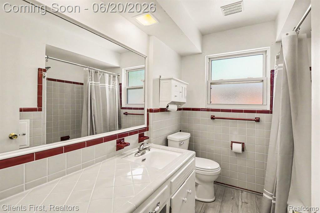 8260 Arnold Street, Dearborn Heights, MI 48127 — Photo 20