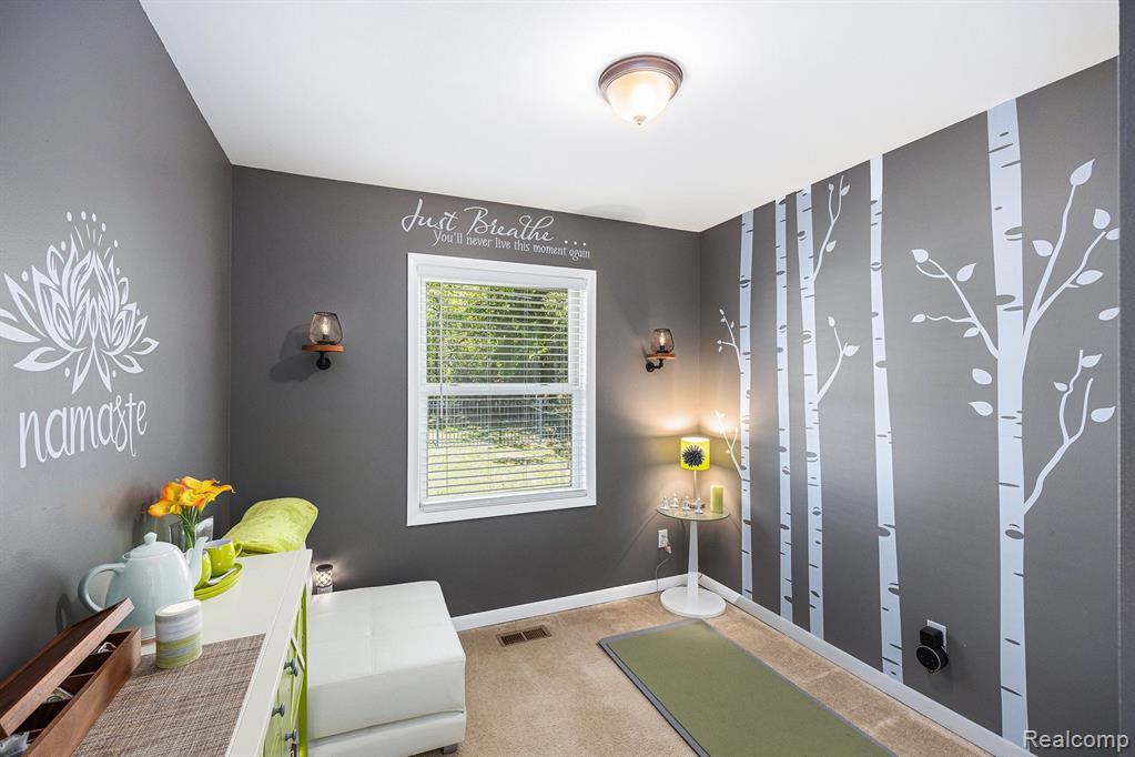 143 BROADWAY Street, Oxford, MI 48371 — Photo 18