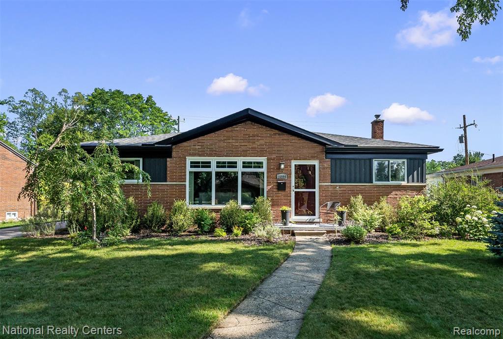 16996 Elizabeth Street, Beverly Hills, MI 48025