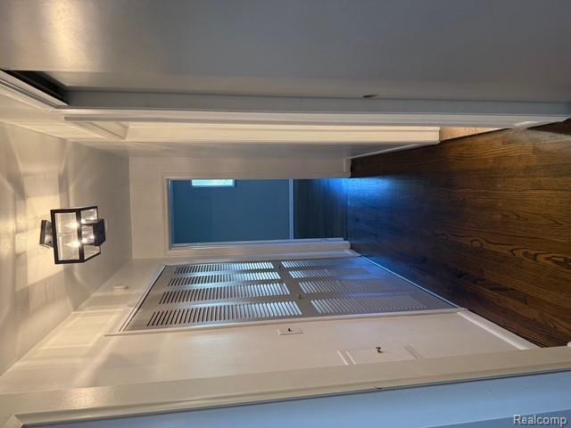 836 Harcourt Road E, Grosse Pointe Park, MI 48230 — Photo 16