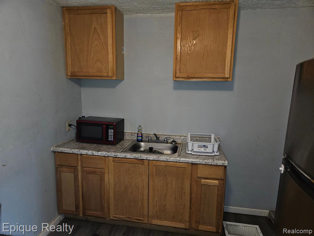 19392 JUSTINE Street, Detroit, MI 48234 — Photo 4