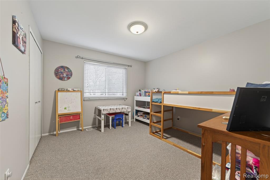 3960 Kings Point Drive, Troy, MI 48083 — Photo 23